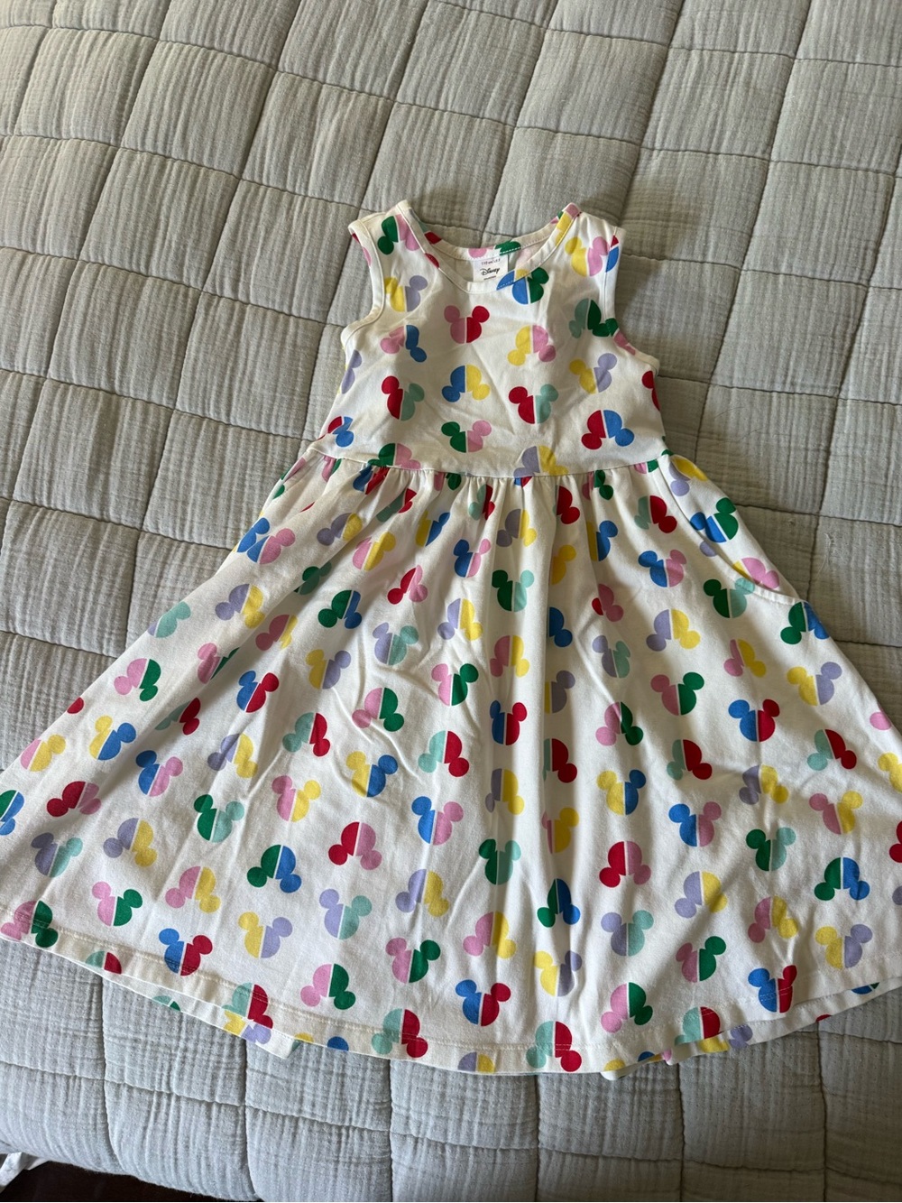 Hanna Andersson White Sleeveless Dress with Rainbow Heart Shapes